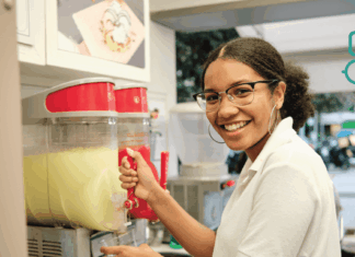 ¿Por qué los jovenes no quieren trabajar? Chica vendiendo limonada